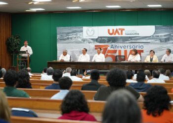 Reconoce la UAT la excelencia académica de hijos de docentes