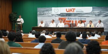 Reconoce la UAT la excelencia académica de hijos de docentes