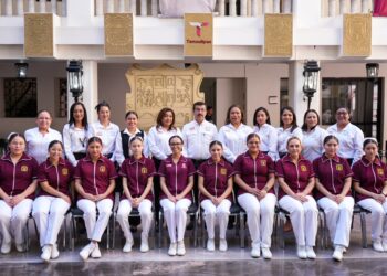 Rector de la UAT reconoce labor humanista de enfermeras y enfermeros