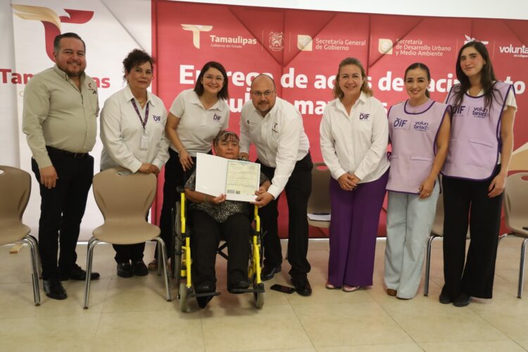 DIF Tamaulipas y Registro Civil entregan de actas de nacimiento a adultos mayores