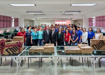 Equipa rector de la UAT centros de cómputo de Unidades Académicas en Reynosa y Valle Hermoso