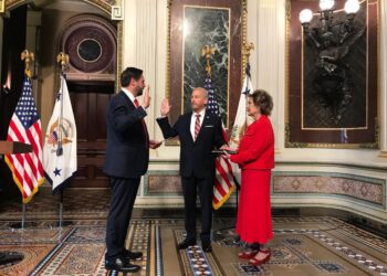 Ronald Johnson toma protesta como embajador de EU en México