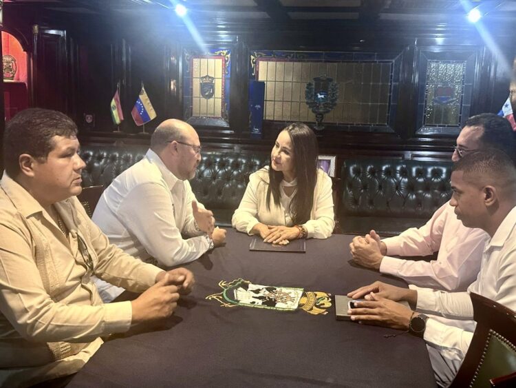 Sostienen reunión secretario general de Gobierno y embajadora de Venezuela en México