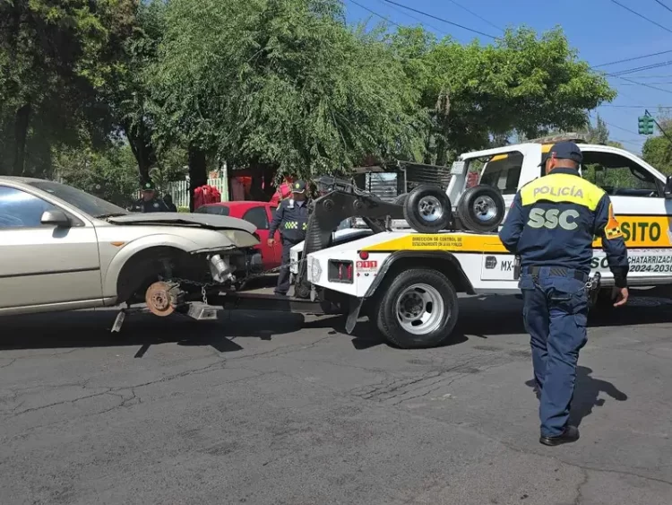 Chatarrizan autos abandonados en alcaldías de la CDM; ¿Y Victoria cuándo?