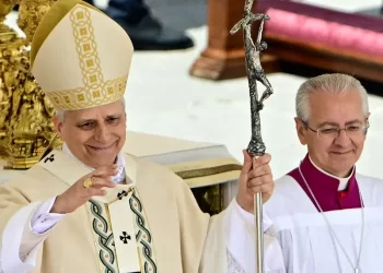 León XIV inicia su pontificado con crítica a excesos del capitalismo