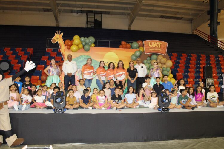 Brinda la UAT festejo a niños y niñas del personal sindicalizado