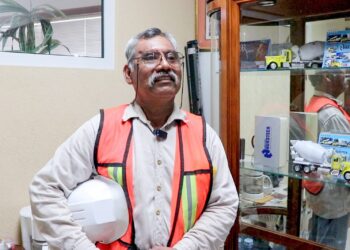 A los 56 años Faustino Reyna concluirá como Técnico-Bachiller en Autotransporte en CONALEP-Tampico