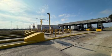 Avala Secretaría de Comunicaciones ampliación de 8 a 18 carriles del Puente Internacional Nuevo Laredo III