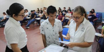 Recibe la UAT a miles de jóvenes en el examen de admisión EXANI-II