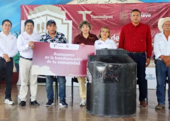 Entrega la Secretaría de Bienestar cien tinacos en Jaumave, Tamaulipas