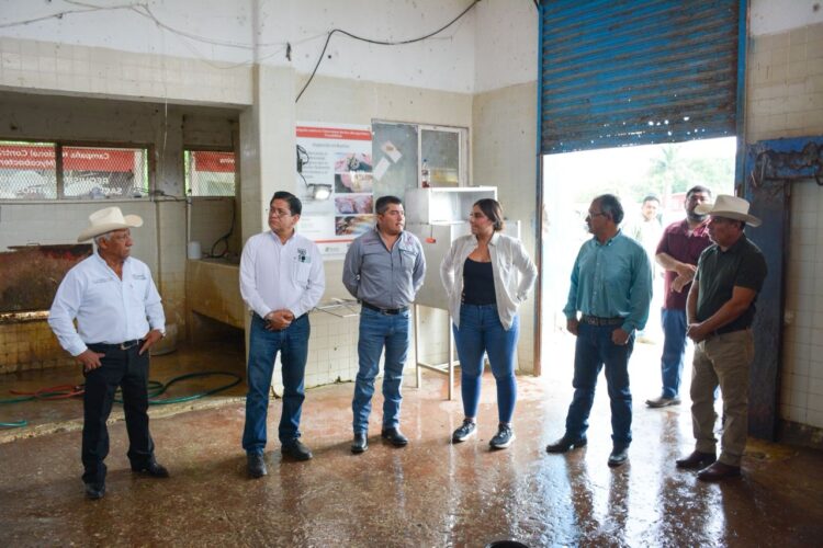 Entrega Gobierno del Estado equipo al rastro municipal de Soto la Marina