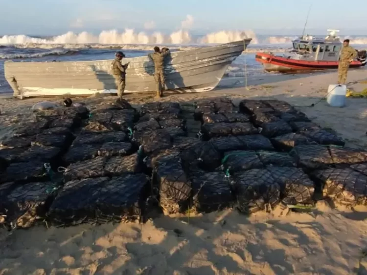 Secretaría de Marina decomisa 1.5 toneladas de cocaína en costas de Jalisco