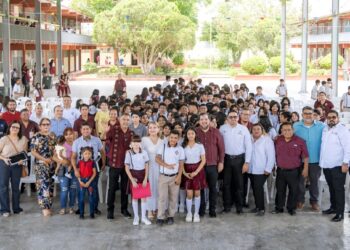 Entrega SET equipo tecnológico a primarias y telesecundarias en Reynosa