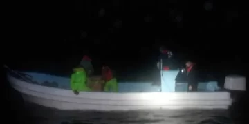 Atrapan a pescadores mexicanos capturando huachinango en Texas