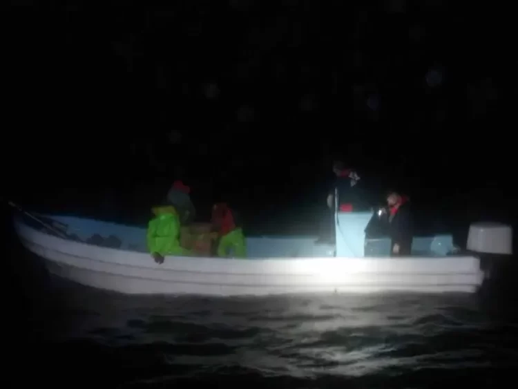 Atrapan a pescadores mexicanos capturando huachinango en Texas