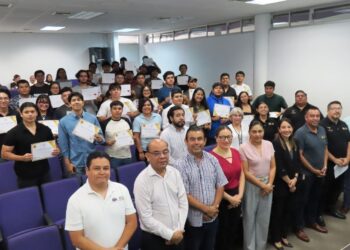 Obtienen estudiantes de la Universidad Politécnica de Victoria certificaciones internacionales
