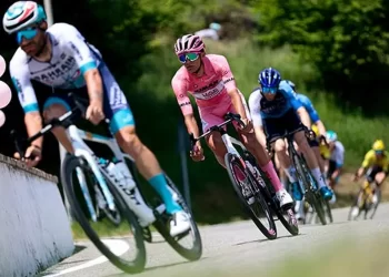 Isaac del Toro pierde el liderato del Giro de Italia 2025