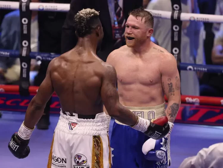 ‘Canelo’ arremete contra William Scull, por correr los doce rounds en el ring 