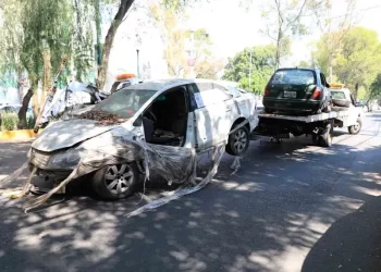 Fiscalía devuelve más de 2 mil 400 vehículos y retira unidades chatarra