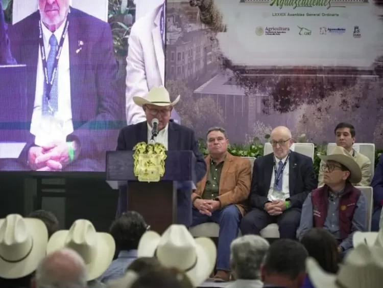 Ganaderos de México cierran filas en asamblea nacional de CNOG para combatir al gusano barrenador