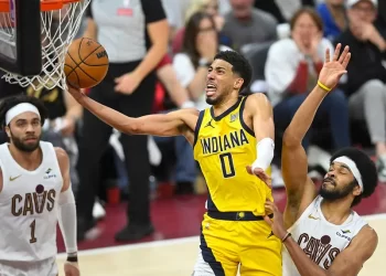 Indiana gana 120 a 119 el segundo juego de la semifinal a Cleveland