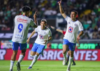 Cruz Azul vence 3-2 al León en partido de ida de cuartos de final
