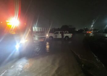 Intensas lluvias generan suspensión del tráfico en eje vial de Cd. Victoria