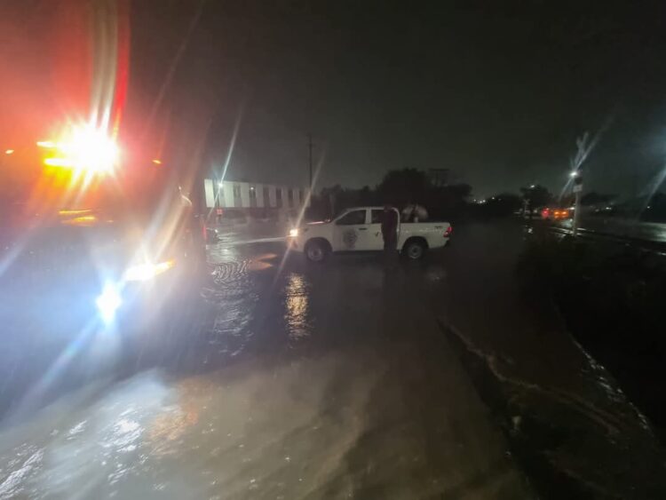 Intensas lluvias generan suspensión del tráfico en eje vial de Cd. Victoria