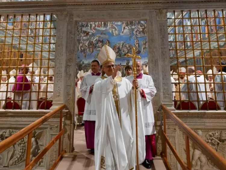 El nuevo Papa León XIV oficia la primera misa de su Pontificado