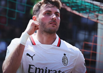 Santi Giménez se llevó el duelo de mexicanos en la Serie A