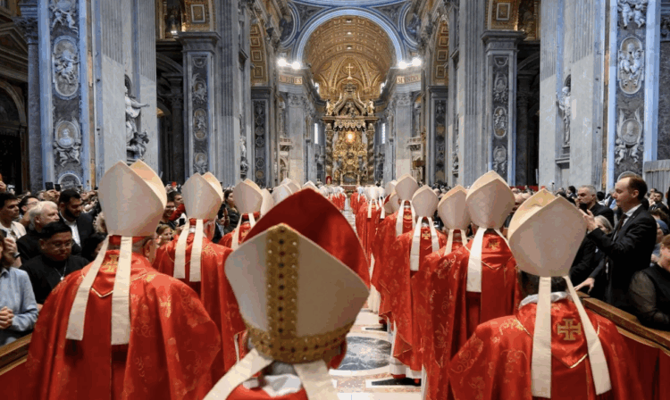 Inicia el Cónclave: cardenales juran secreto absoluto para elegir nuevo Papa