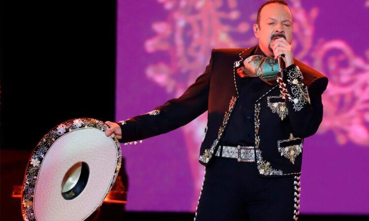 Reportan baja asistencia en show de Pepe Aguilar