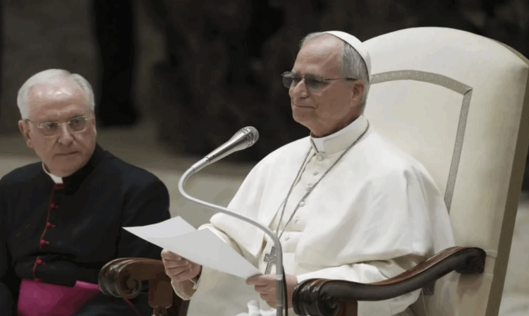 Llama Papa León XIV a respetar libertad de expresión