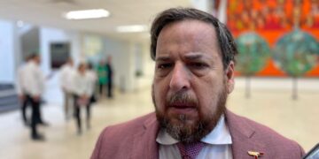 Sobrecarga por minisplits provoca fallas de energía en escuelas