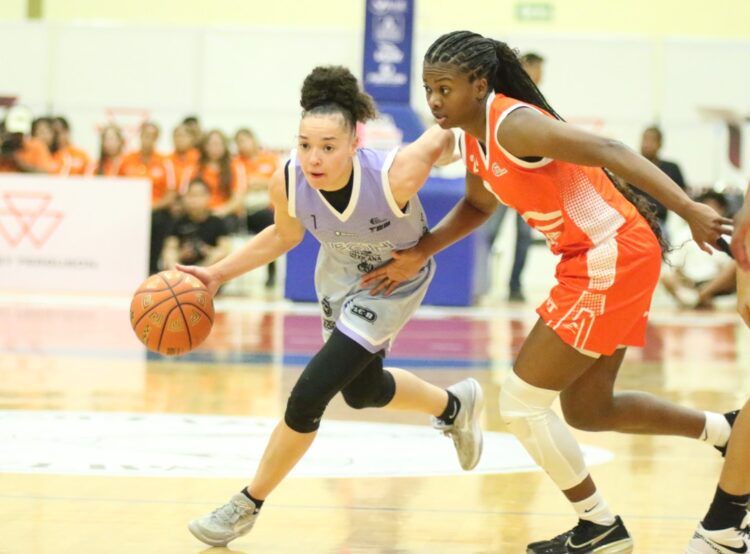 Corre Basket Femenil se impone en casa