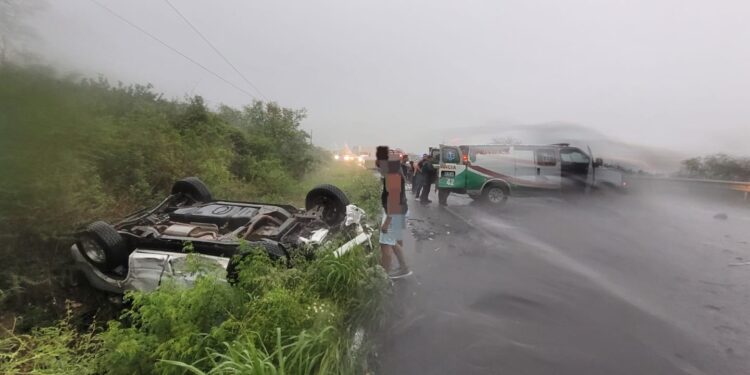 carreterazo deja 2 muertos y cuatro heridos