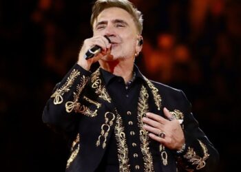 Alejandro Fernández se suma a la lucha por la concienciación del autismo