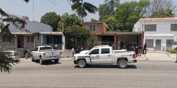 Frustran intento de suicidio; menor de edad pretendía lanzarse al vacío