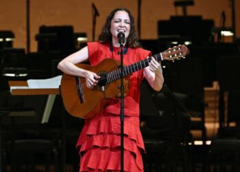Natalia Lafourcade enamora con ‘Cancionera’, un homenaje íntimo a la música