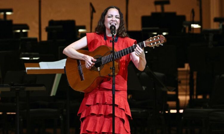 Natalia Lafourcade enamora con ‘Cancionera’, un homenaje íntimo a la música
