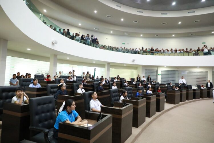 Niñas y Niños Legisladores participan en la decimoquinta  edición del evento “Diputada y Diputado por un Día”