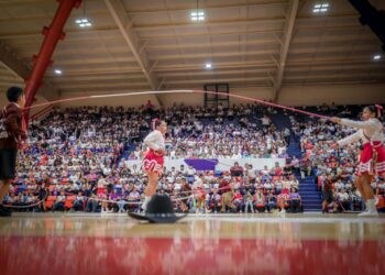 Impulsan Américo y María de Villarreal las tradiciones con el concurso de Rondas y Salto de Cuerda
