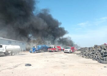 Denuncia Procuraduría Ambiental quema ilegal de llantas en Reynosa