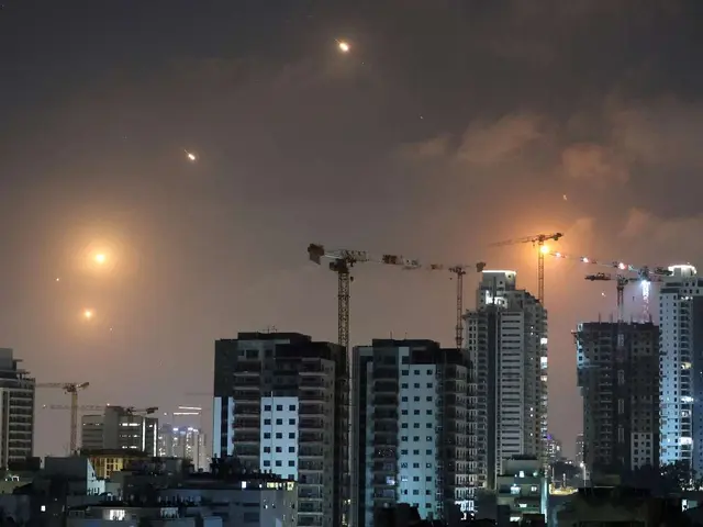 Irán contraataca a Israel con cientos de misiles balísticos; reportan varios heridos