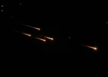 Irán ataca de nuevo a Israel; lanza cuarta ola de misiles