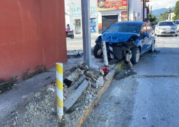Chocan conductores de autos “chocolates” de UCD y ONAPPAFA en 21 y Carrera Torres