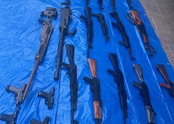 Aseguran arsenal en la “Y” de San Fernando, Tamaulipas; dos detenidos