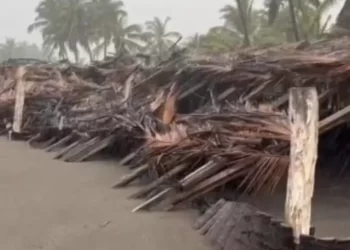 Tormenta Tropical ‘Dalila’ destruye casas y restaurantes en Colima