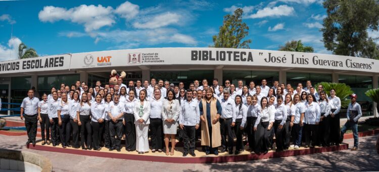 Entrega rector Dámaso Anaya equipo a la Facultad de Ciencias de la Educación y Humanidades de Victoria