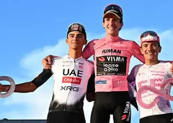 Isaac del Toro logra segundo lugar e histórico podio en la Vuelta de Italia